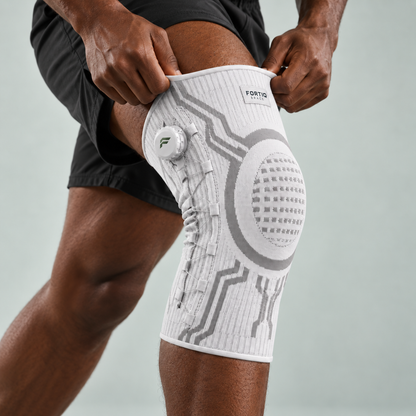 Fortiq Brace – Verstelbare kniebrace met draaiknop voor sport en dagelijks gebruik