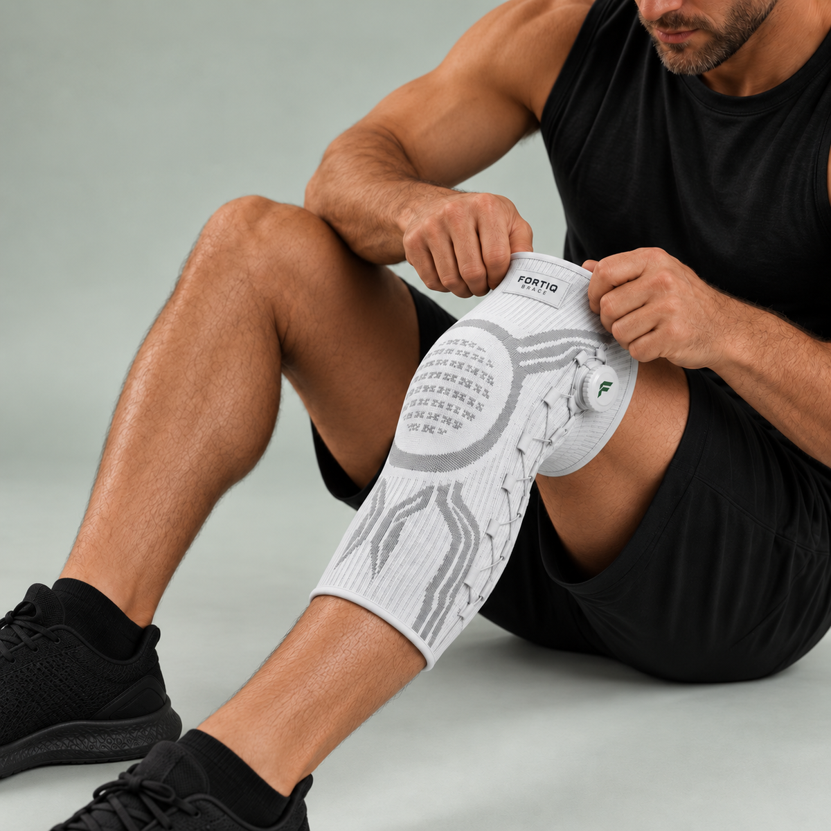 Fortiq Brace – Verstelbare kniebrace met draaiknop voor sport en dagelijks gebruik
