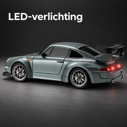 Achteraanzicht van de DriftRacer in Silver met rode LED-verlichting.